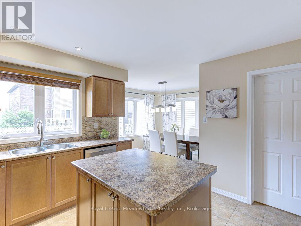 












220 MAGURN GATE

,
Milton (HA Harrison),




Ontario
L9T7B4

