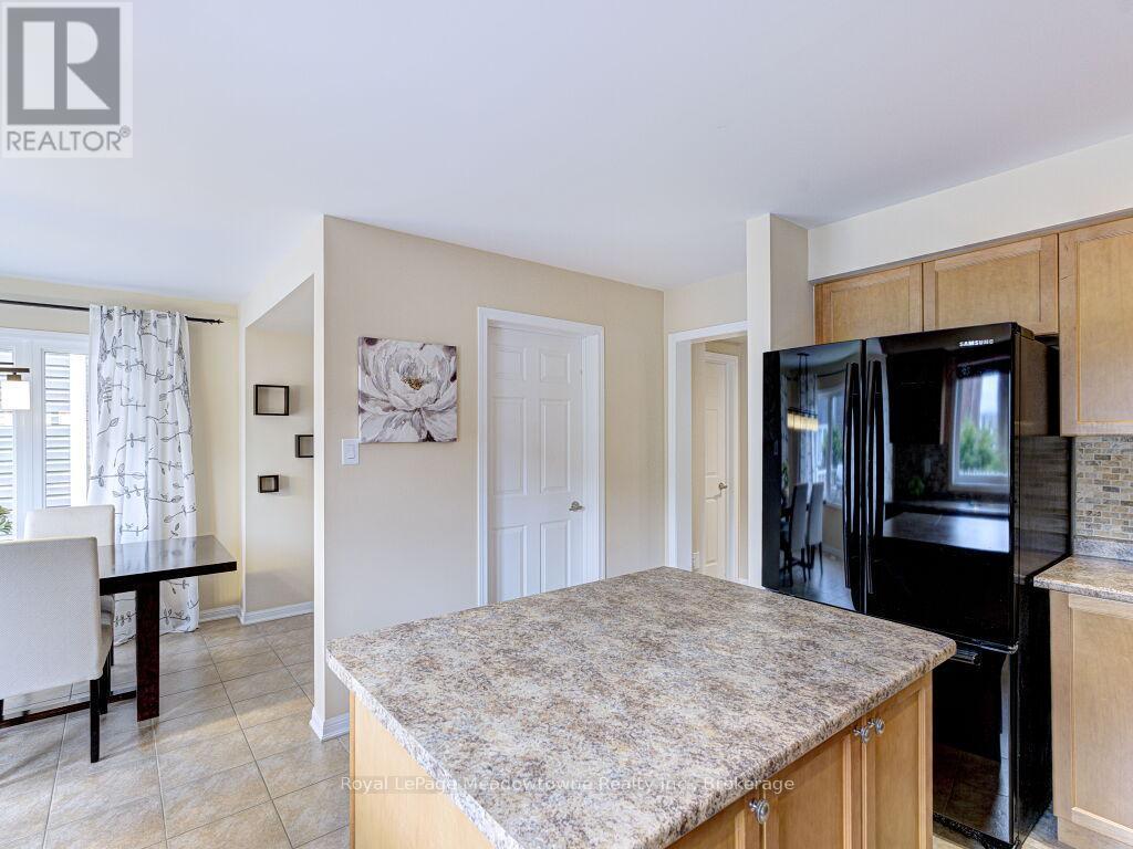 












220 MAGURN GATE

,
Milton (HA Harrison),




Ontario
L9T7B4

