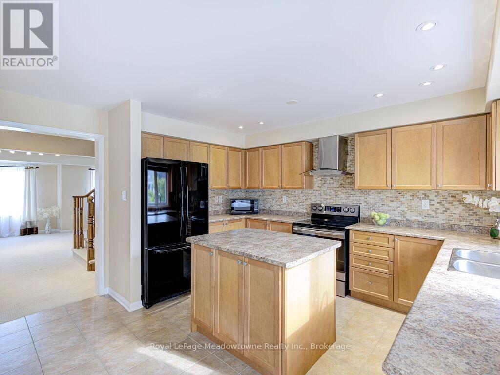 












220 MAGURN GATE

,
Milton (HA Harrison),




Ontario
L9T7B4

