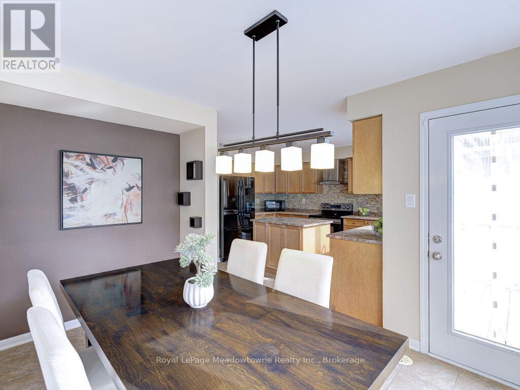 












220 MAGURN GATE

,
Milton (HA Harrison),




Ontario
L9T7B4

