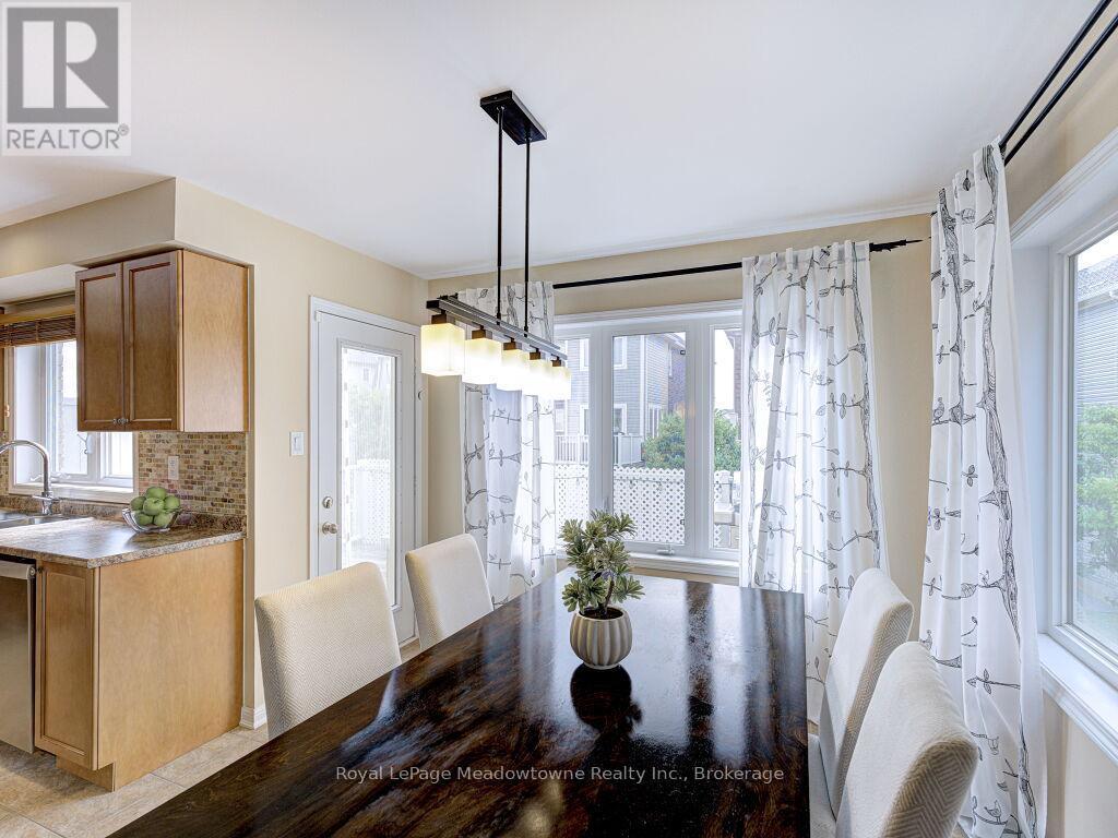 












220 MAGURN GATE

,
Milton (HA Harrison),




Ontario
L9T7B4

