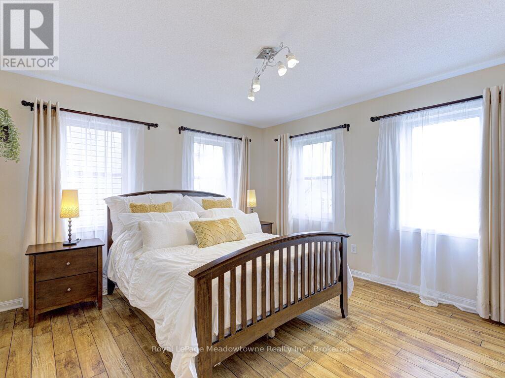 












220 MAGURN GATE

,
Milton (HA Harrison),




Ontario
L9T7B4

