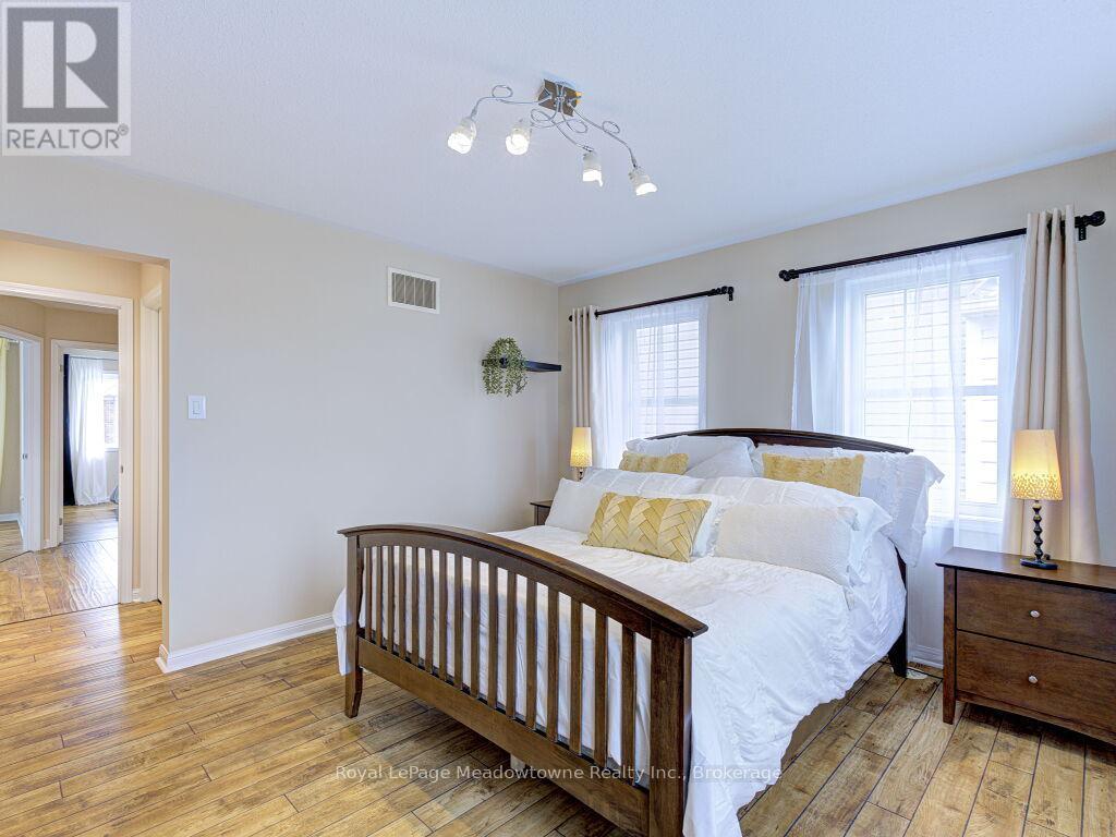 












220 MAGURN GATE

,
Milton (HA Harrison),




Ontario
L9T7B4

