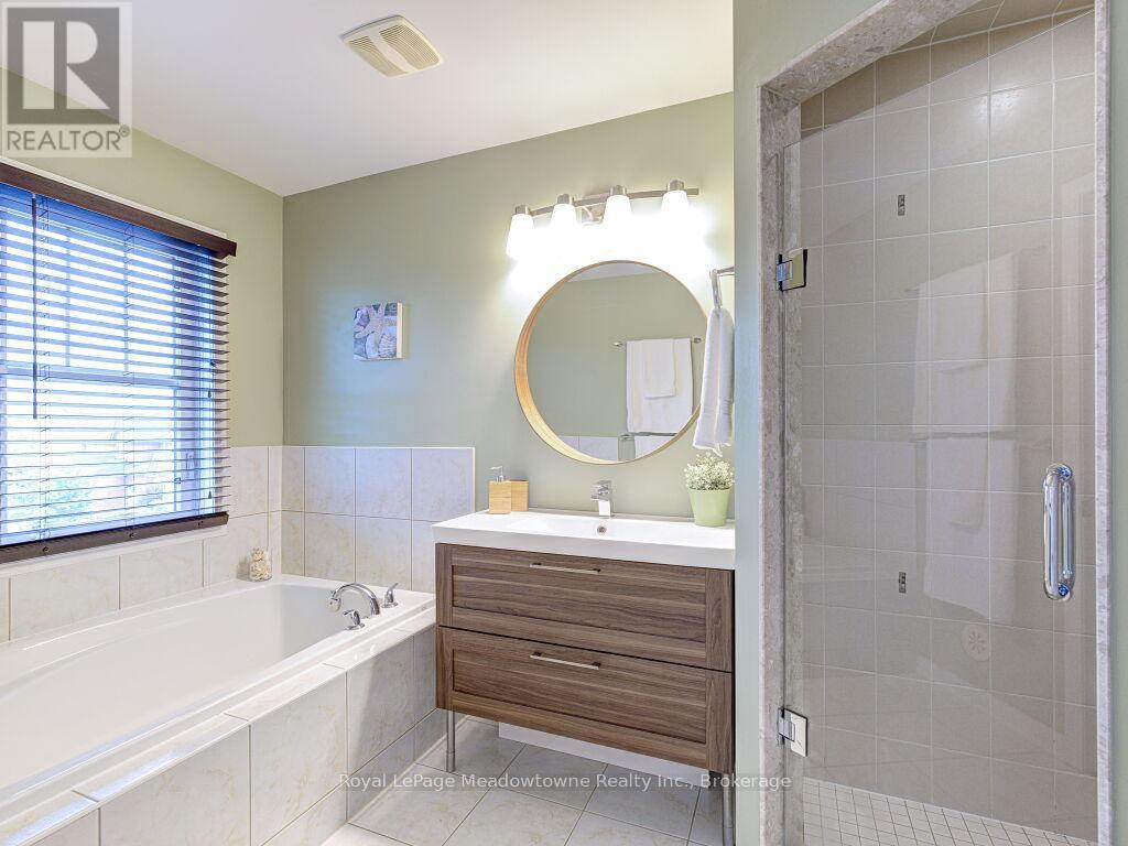 












220 MAGURN GATE

,
Milton (HA Harrison),




Ontario
L9T7B4

