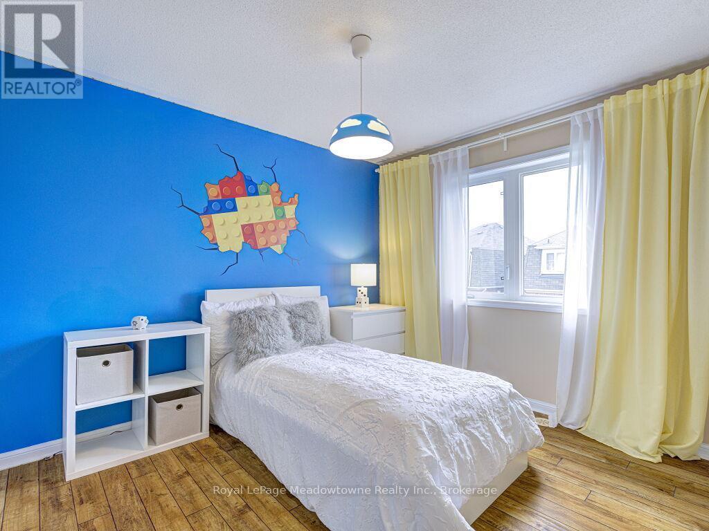












220 MAGURN GATE

,
Milton (HA Harrison),




Ontario
L9T7B4

