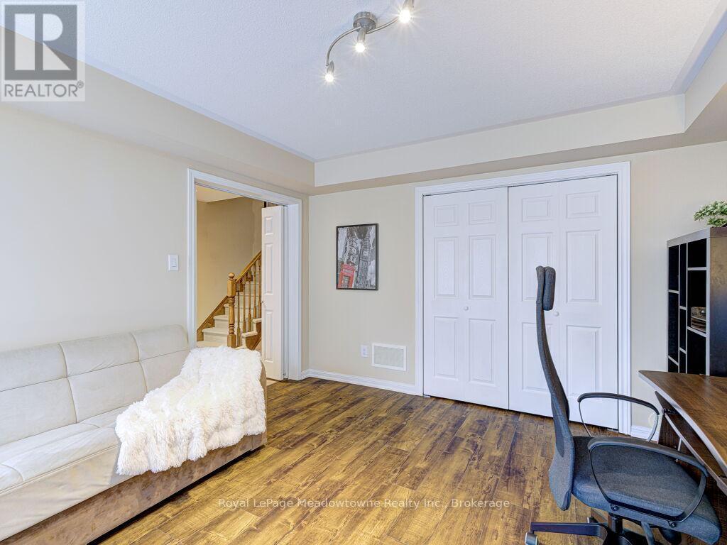 












220 MAGURN GATE

,
Milton (HA Harrison),




Ontario
L9T7B4

