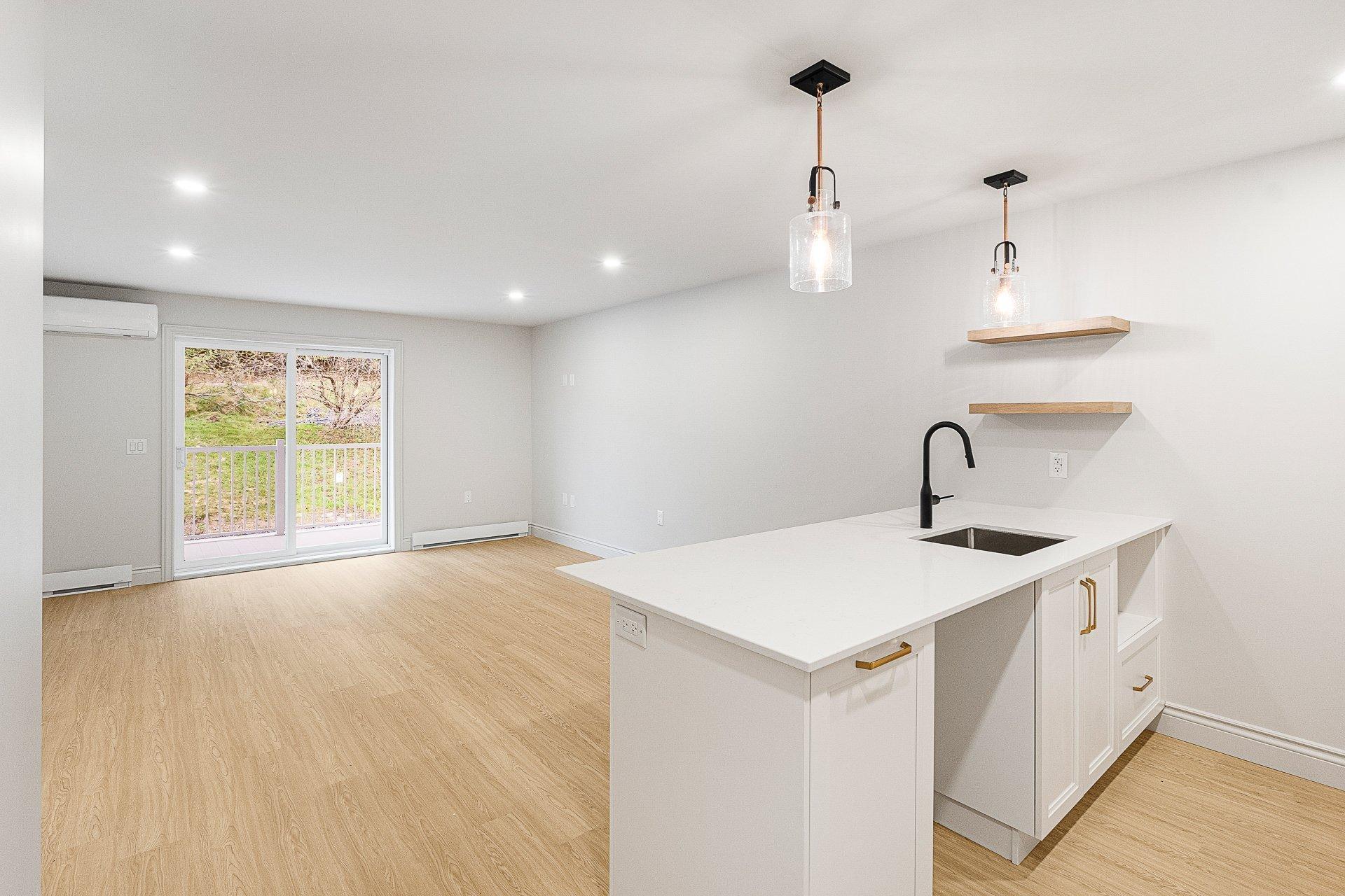 









977


Ch. Massawippi

, 5,
North Hatley,




QC
J0B2C0

