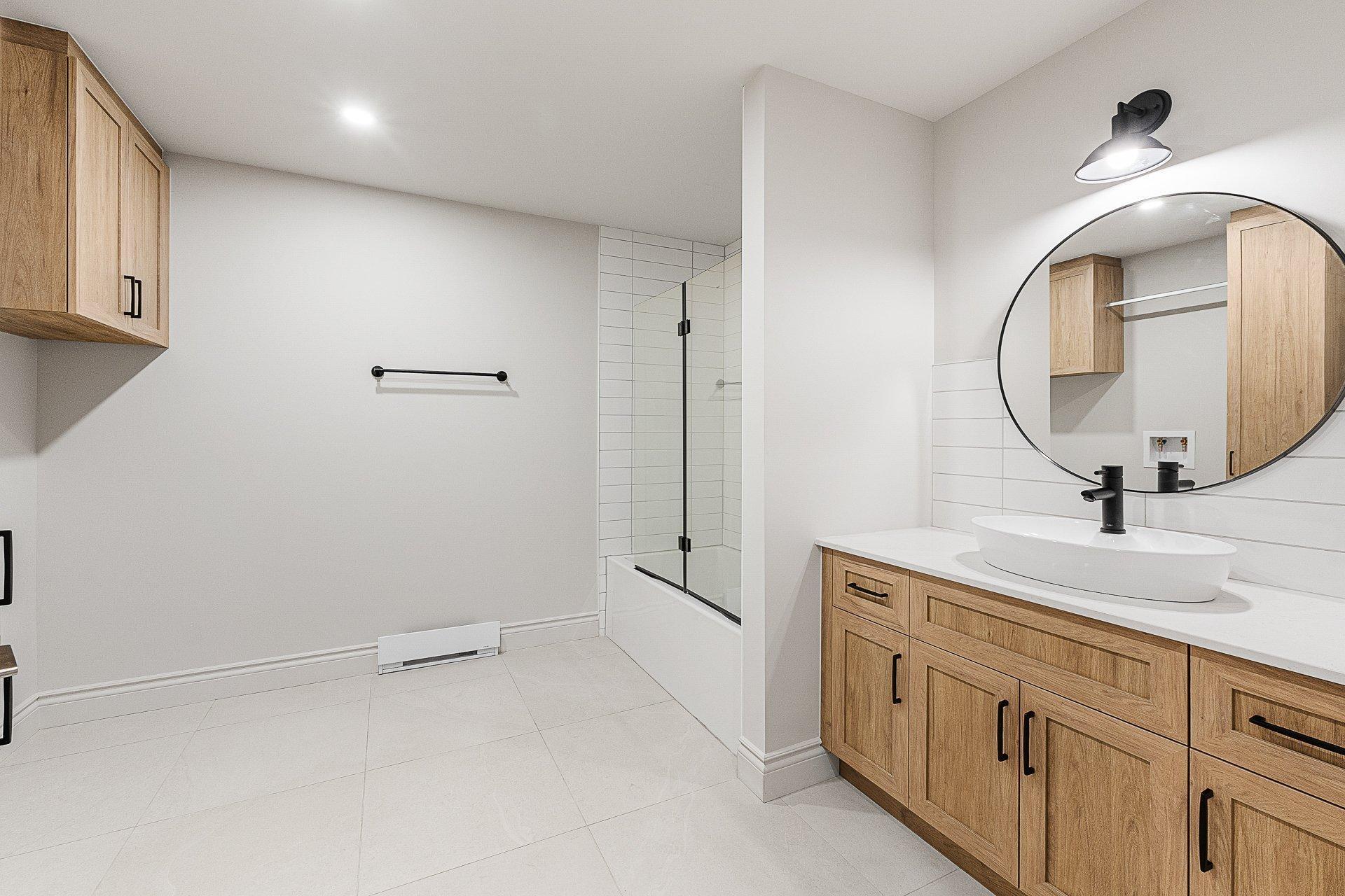 









977


Ch. Massawippi

, 5,
North Hatley,




QC
J0B2C0

