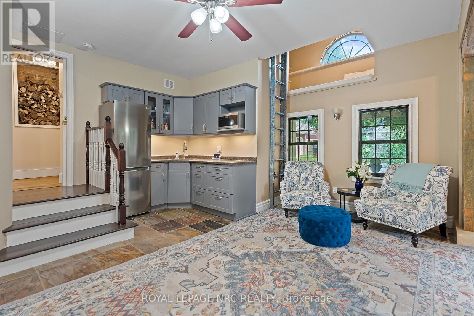 












307 MISSISSAGUA STREET

,
Niagara-on-the-Lake (Town),




Ontario
L0S1J0

