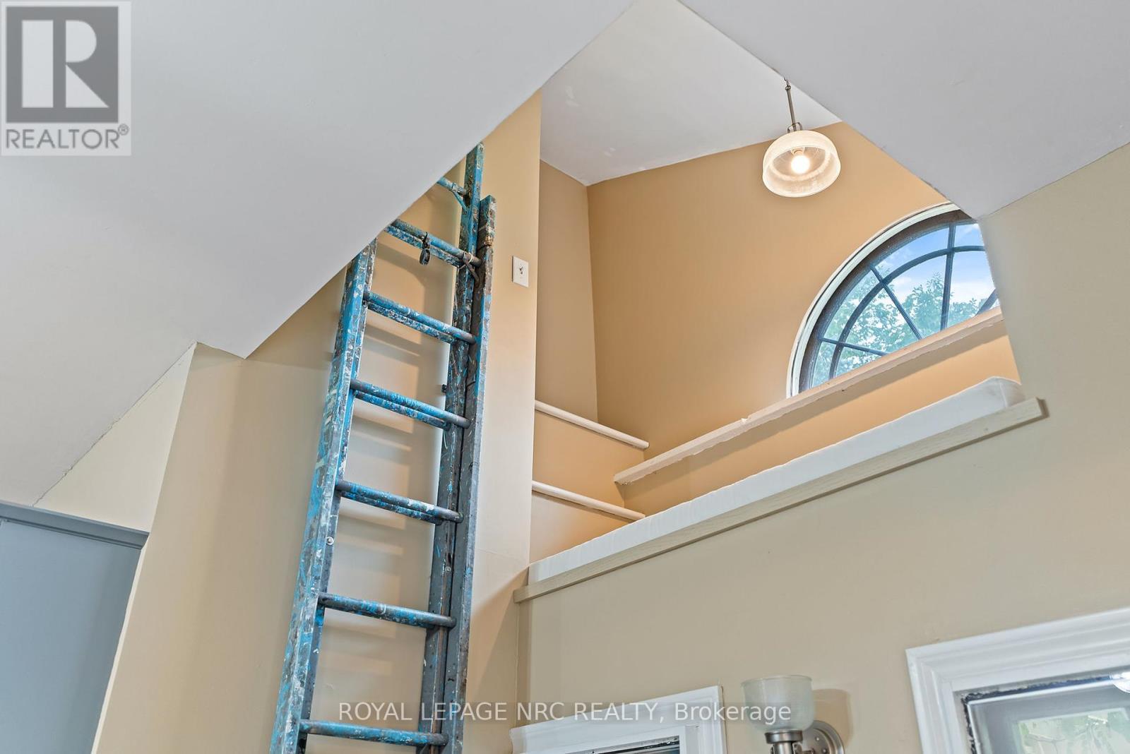 












307 MISSISSAGUA STREET

,
Niagara-on-the-Lake (Town),




Ontario
L0S1J0

