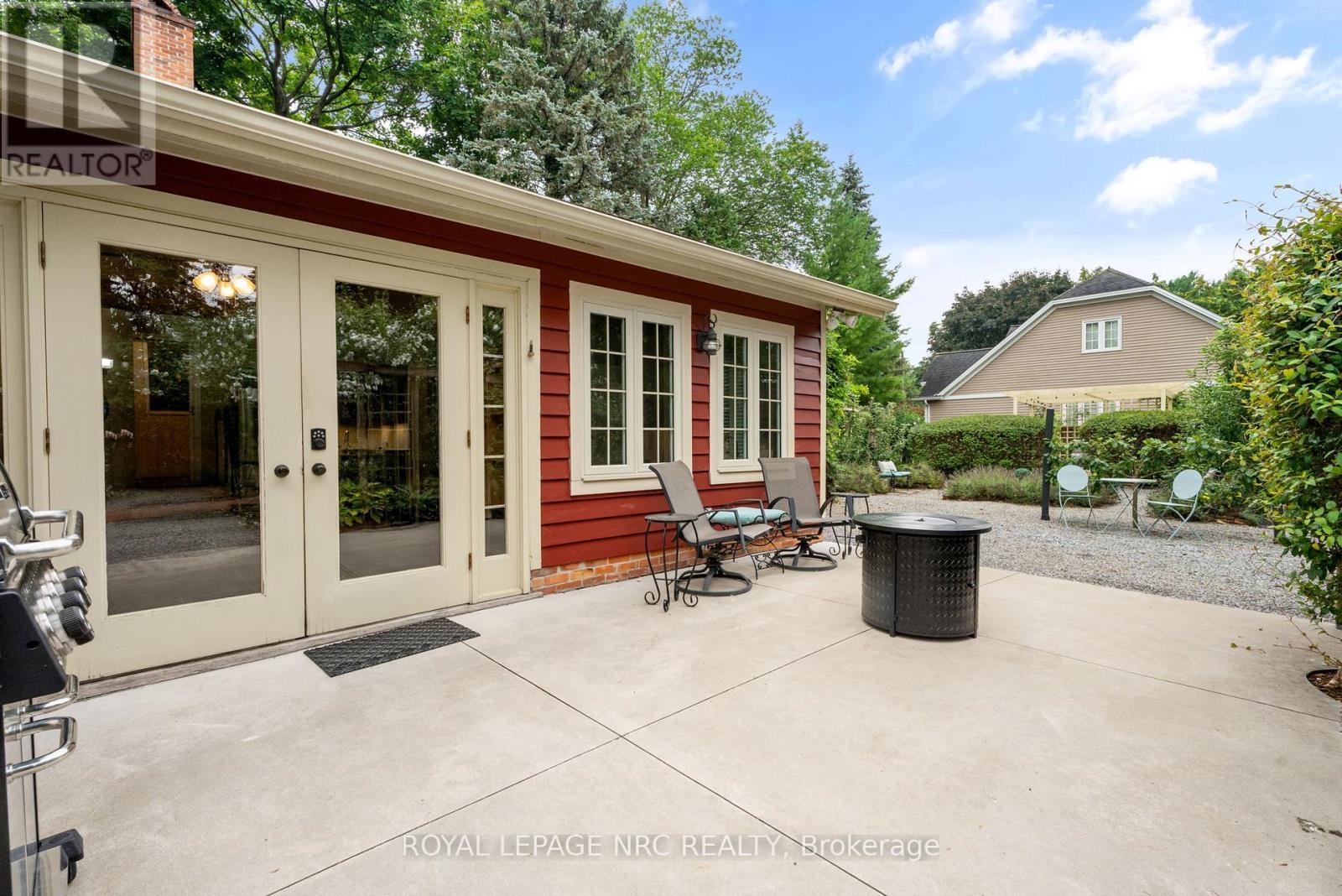 












307 MISSISSAGUA STREET

,
Niagara-on-the-Lake (Town),




Ontario
L0S1J0

