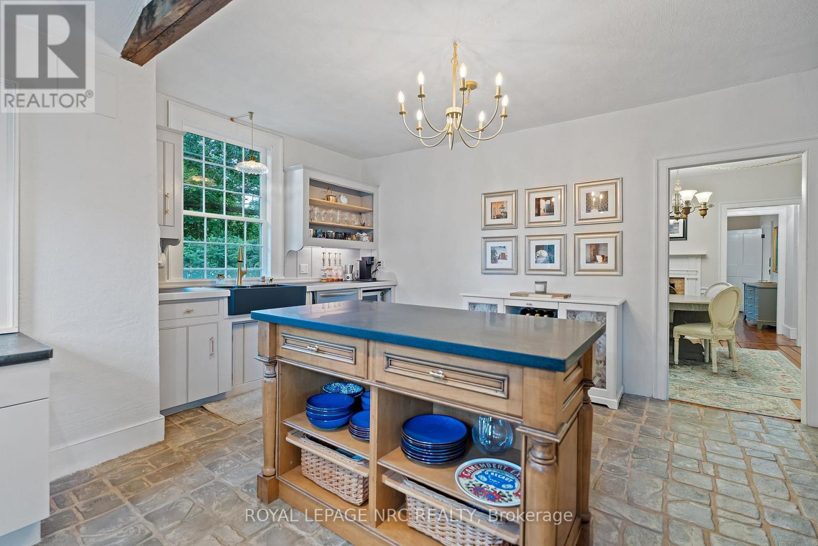 












307 MISSISSAGUA STREET

,
Niagara-on-the-Lake (Town),




Ontario
L0S1J0

