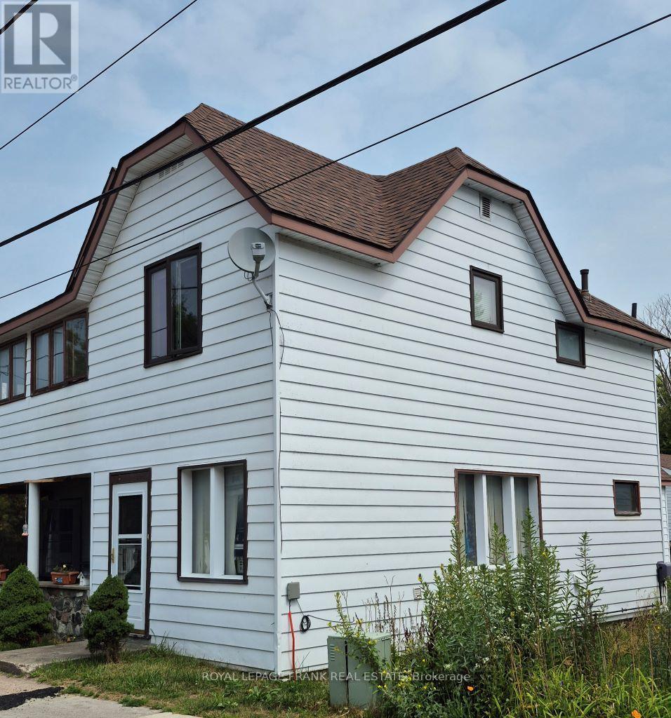 












7 HASTINGS STREET N

,
Bancroft (Bancroft Ward),




Ontario
K0L1C0


