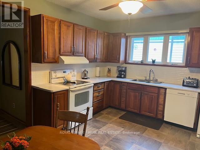 












7 HASTINGS STREET N

,
Bancroft (Bancroft Ward),




Ontario
K0L1C0

