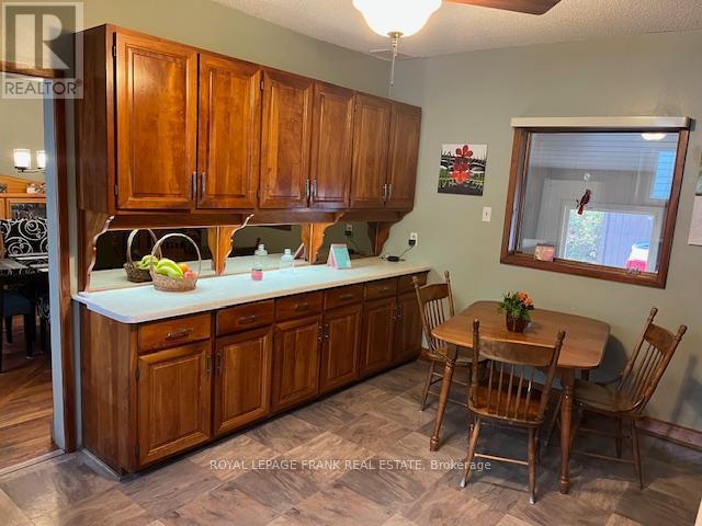 












7 HASTINGS STREET N

,
Bancroft (Bancroft Ward),




Ontario
K0L1C0

