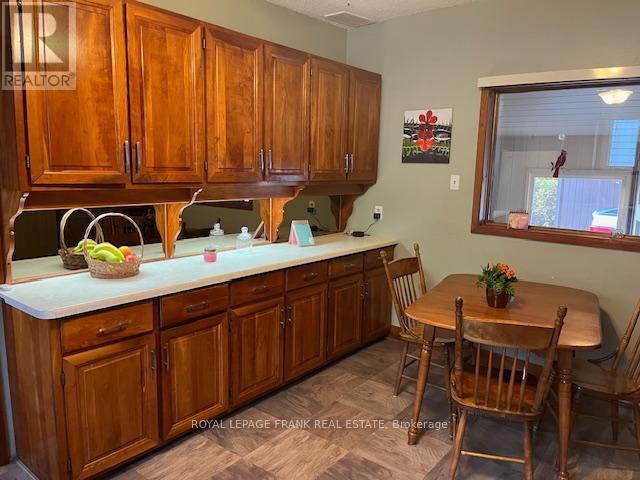 












7 HASTINGS STREET N

,
Bancroft (Bancroft Ward),




Ontario
K0L1C0


