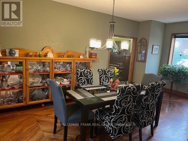 












7 HASTINGS STREET N

,
Bancroft (Bancroft Ward),




Ontario
K0L1C0

