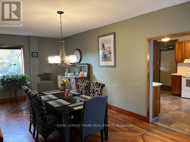 












7 HASTINGS STREET N

,
Bancroft (Bancroft Ward),




Ontario
K0L1C0

