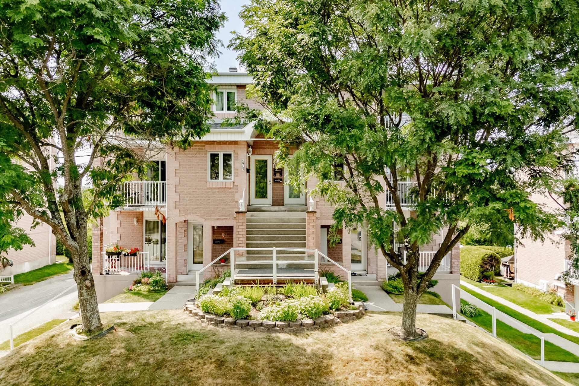 









679


Rue Alexandre-Mignault

,
Sherbrooke (Les Nations),




QC
J1L2P5

