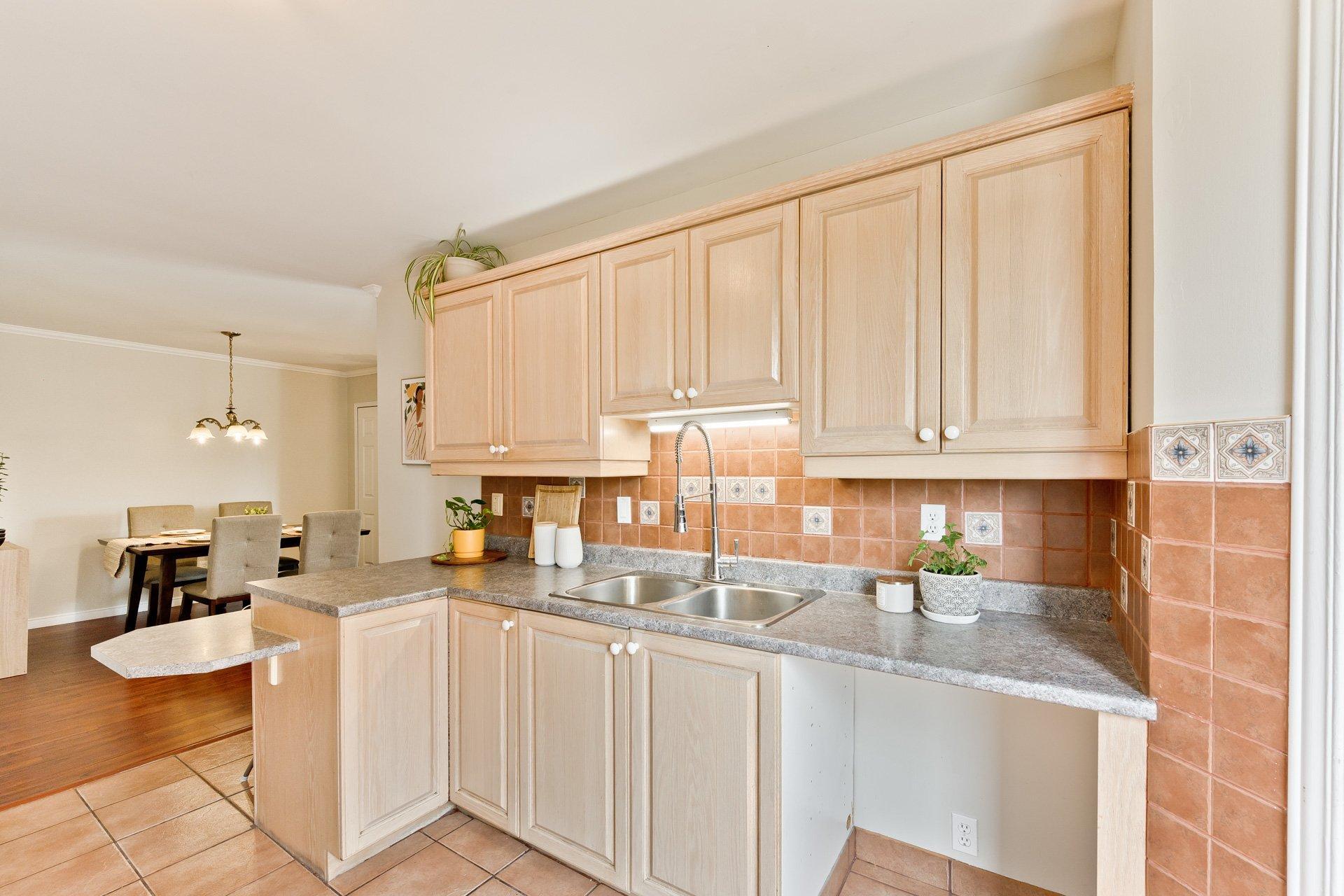 









679


Rue Alexandre-Mignault

,
Sherbrooke (Les Nations),




QC
J1L2P5

