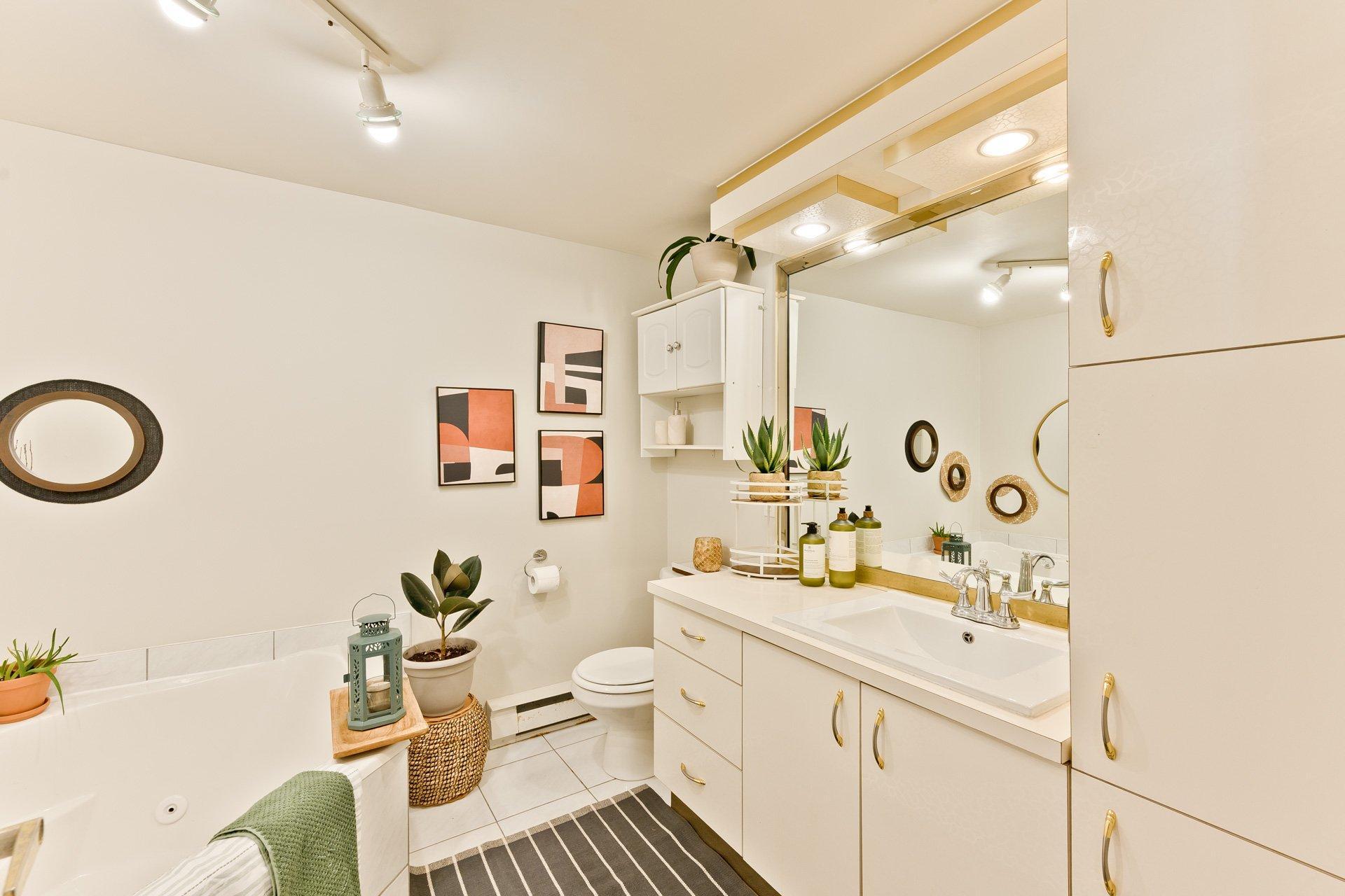 









679


Rue Alexandre-Mignault

,
Sherbrooke (Les Nations),




QC
J1L2P5

