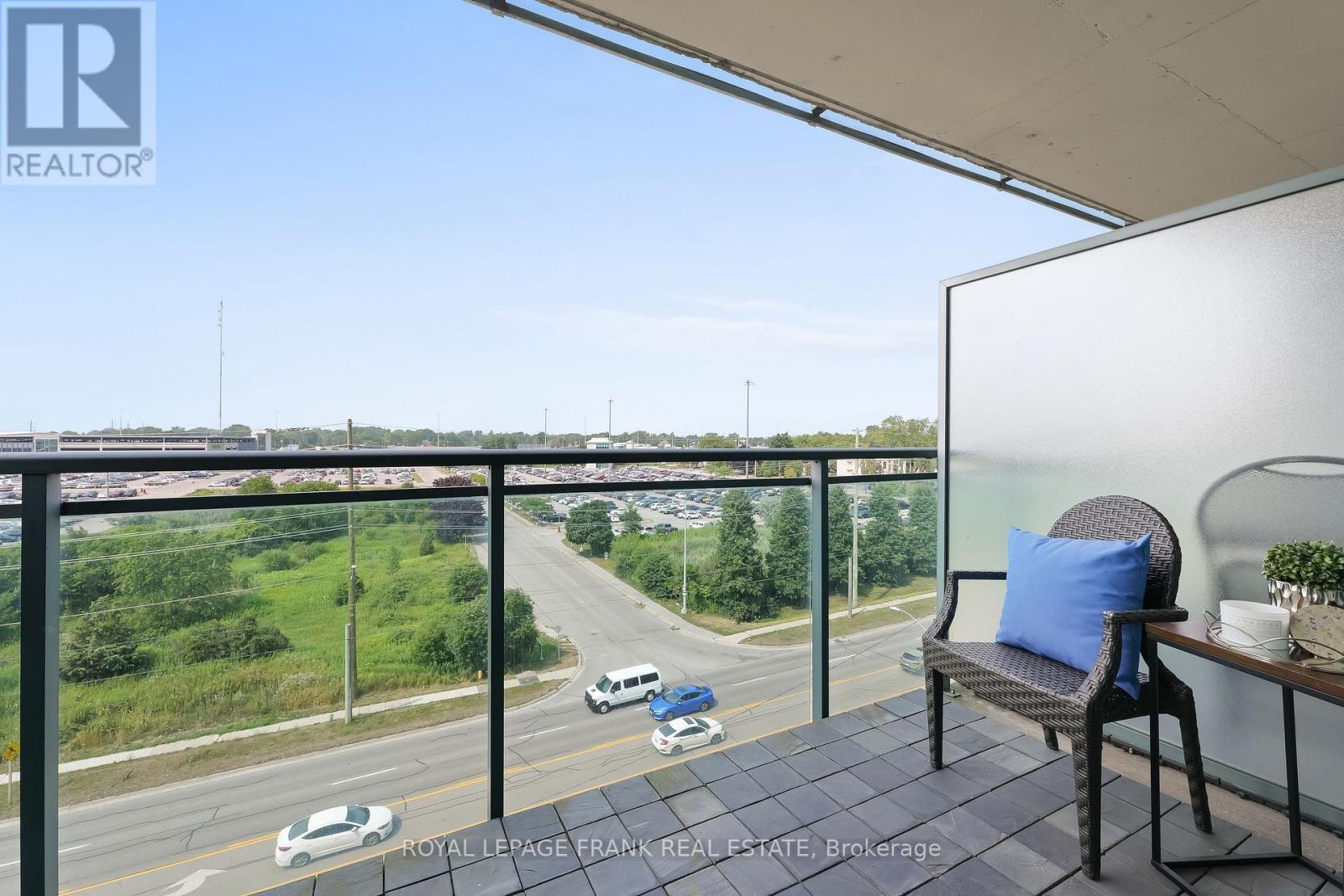 












705 - 1600 CHARLES STREET

,
Whitby (Port Whitby),




Ontario
L1N1B8

