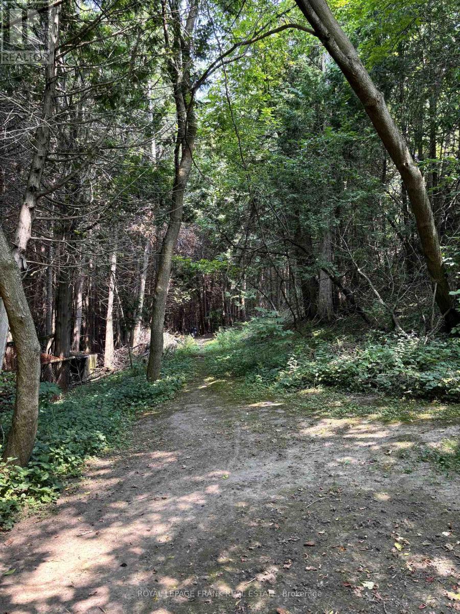 












8298 GRASSHOPPER PARK ROAD

,
Clarington,




Ontario
L1C6A9

