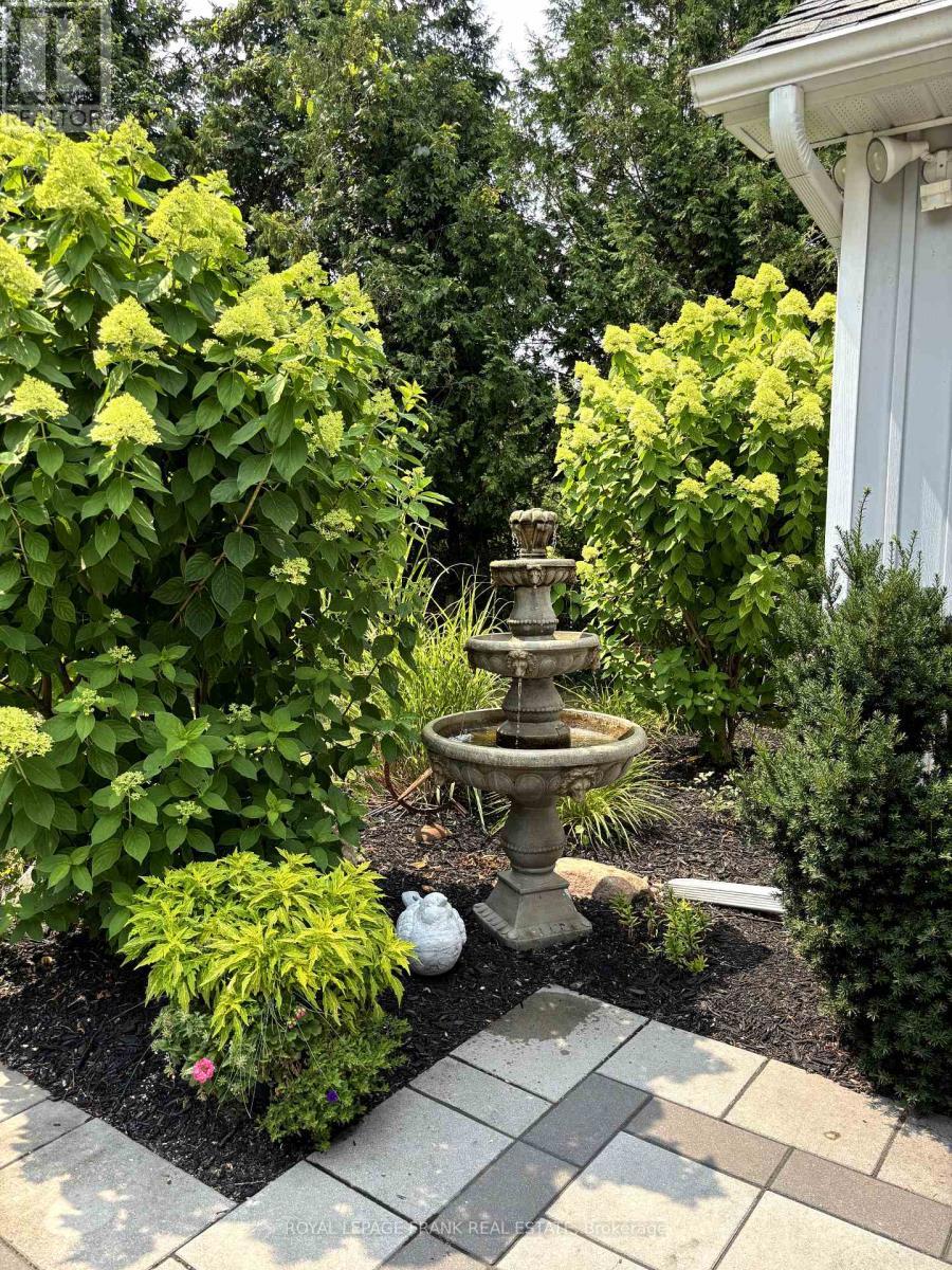 












8298 GRASSHOPPER PARK ROAD

,
Clarington,




Ontario
L1C6A9

