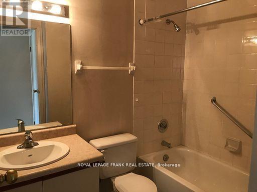 












204 - 552 DUNDAS STREET E

,
Whitby (Downtown Whitby),




Ontario
L1N2J4

