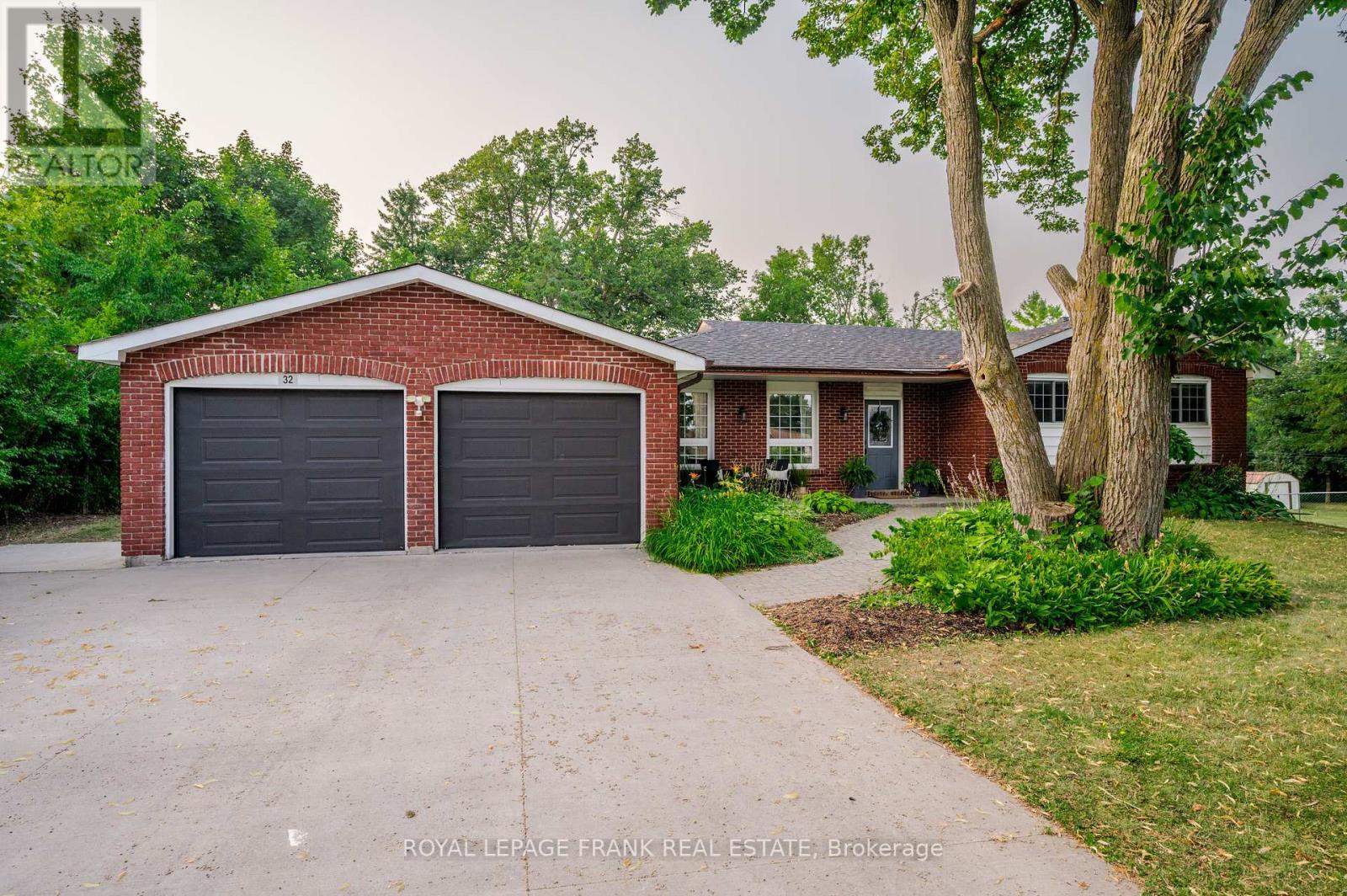 












32 CRYSTAL SPRINGS DRIVE

,
Otonabee-South Monaghan,




Ontario
K9J6Y3

