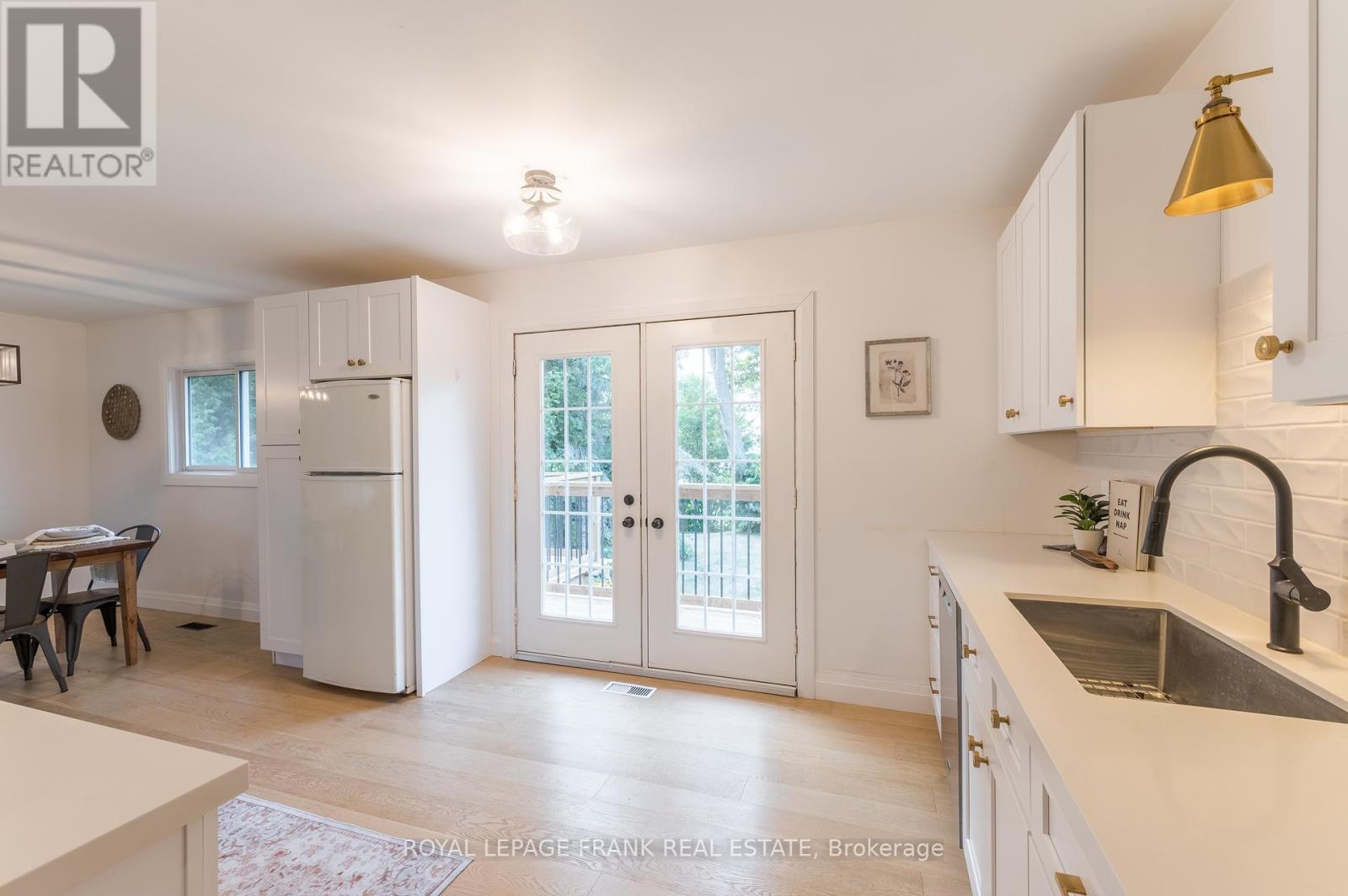 












32 CRYSTAL SPRINGS DRIVE

,
Otonabee-South Monaghan,




Ontario
K9J6Y3

