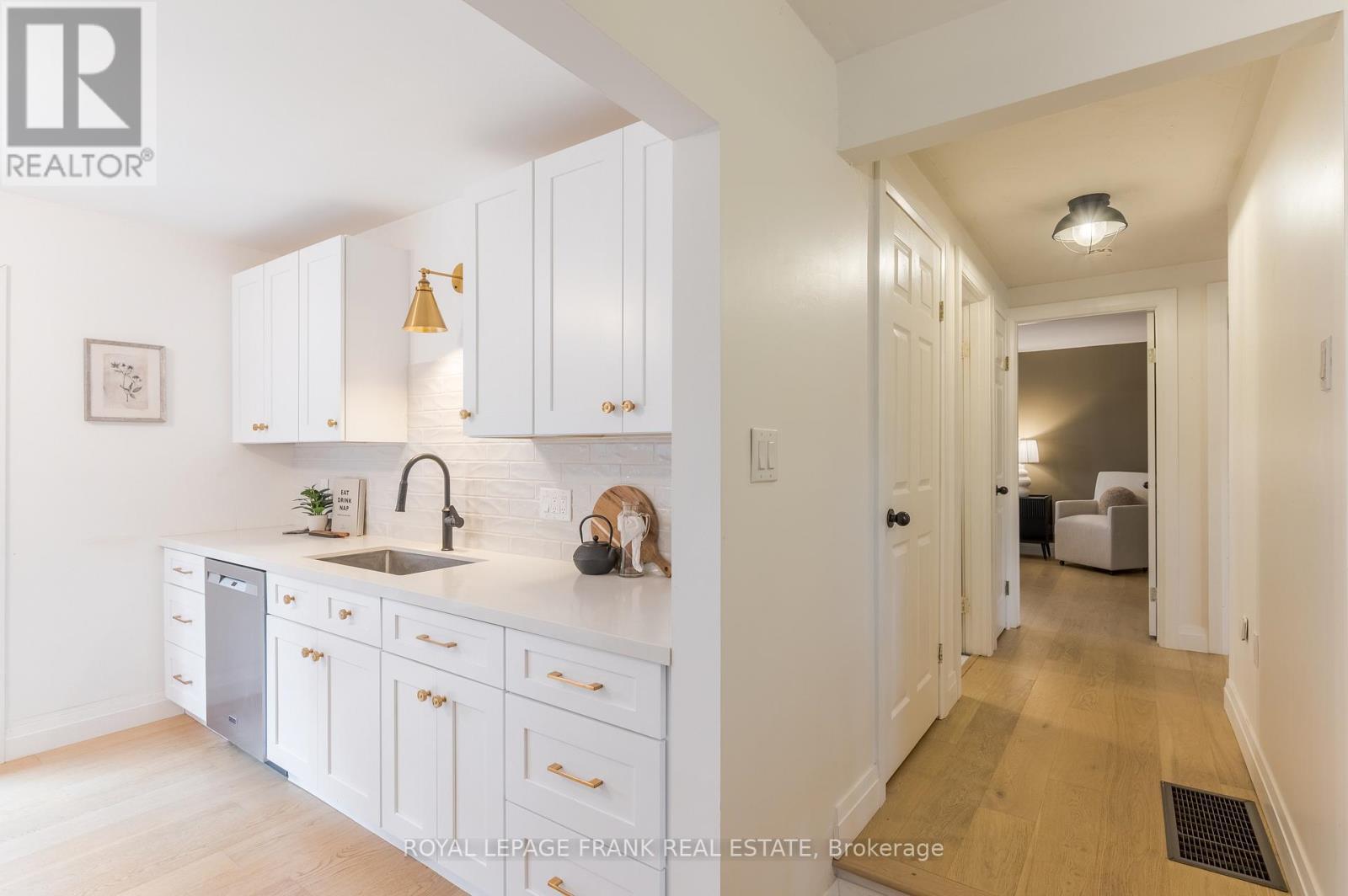 












32 CRYSTAL SPRINGS DRIVE

,
Otonabee-South Monaghan,




Ontario
K9J6Y3

