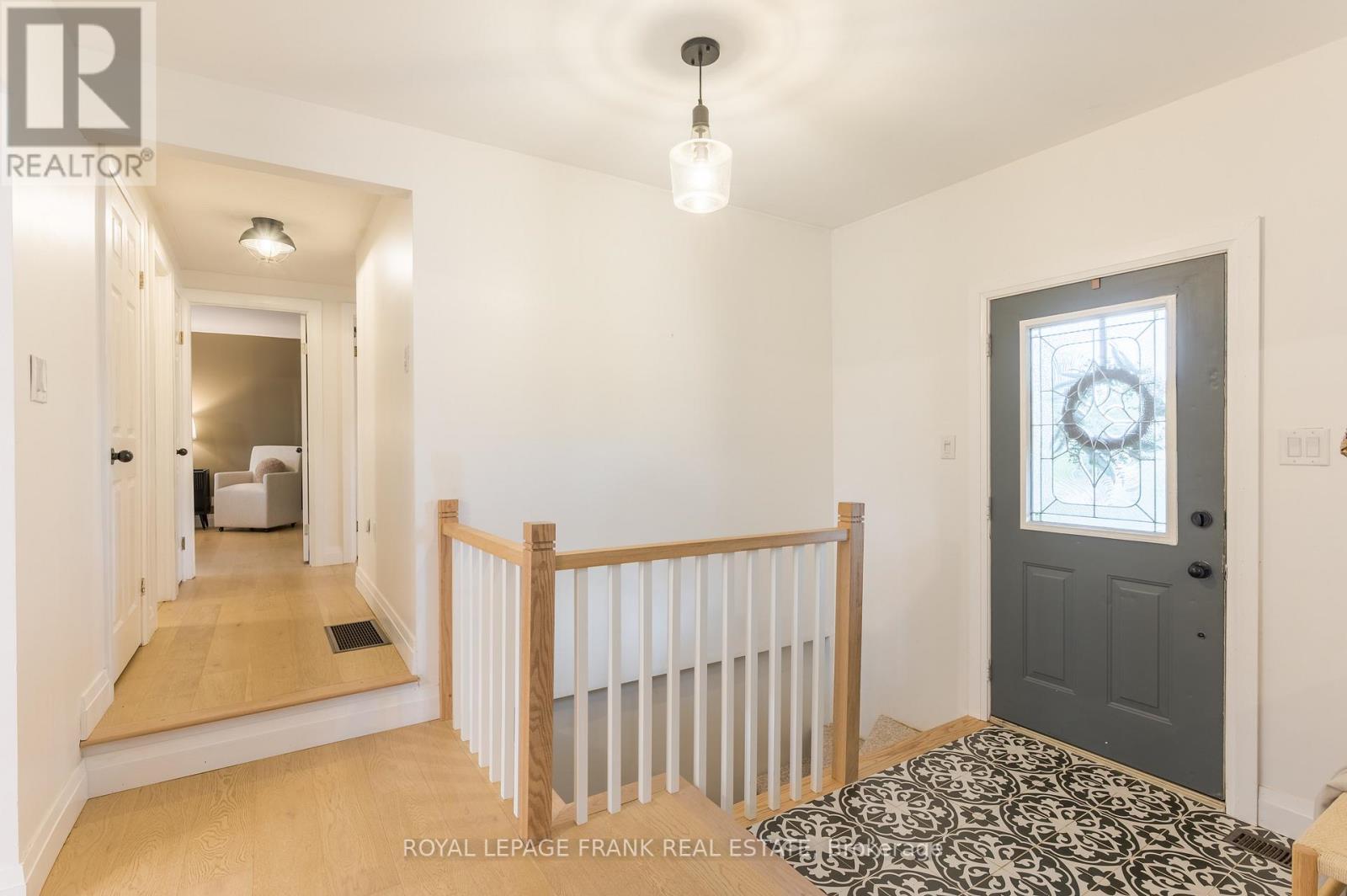 












32 CRYSTAL SPRINGS DRIVE

,
Otonabee-South Monaghan,




Ontario
K9J6Y3


