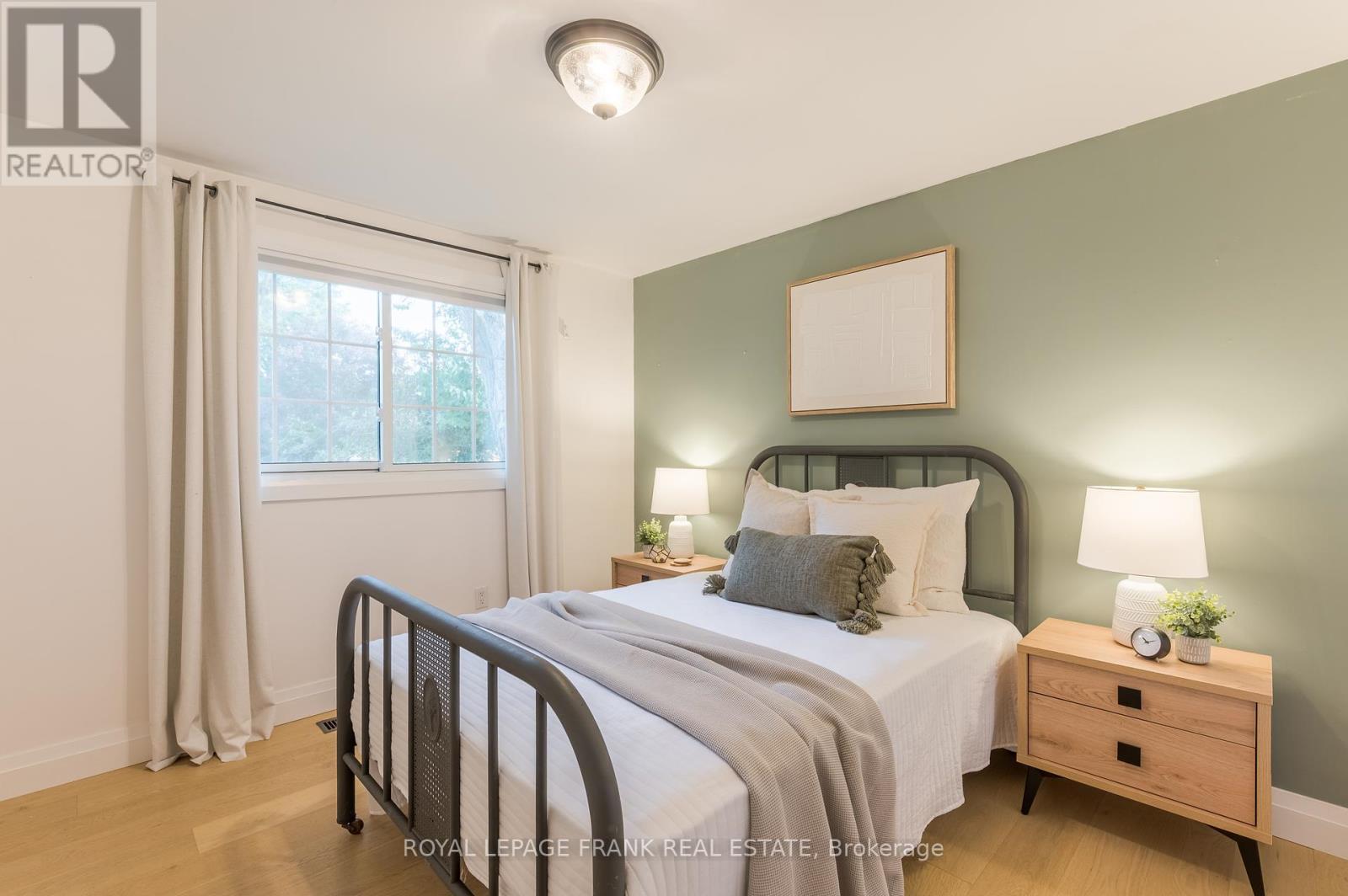 












32 CRYSTAL SPRINGS DRIVE

,
Otonabee-South Monaghan,




Ontario
K9J6Y3

