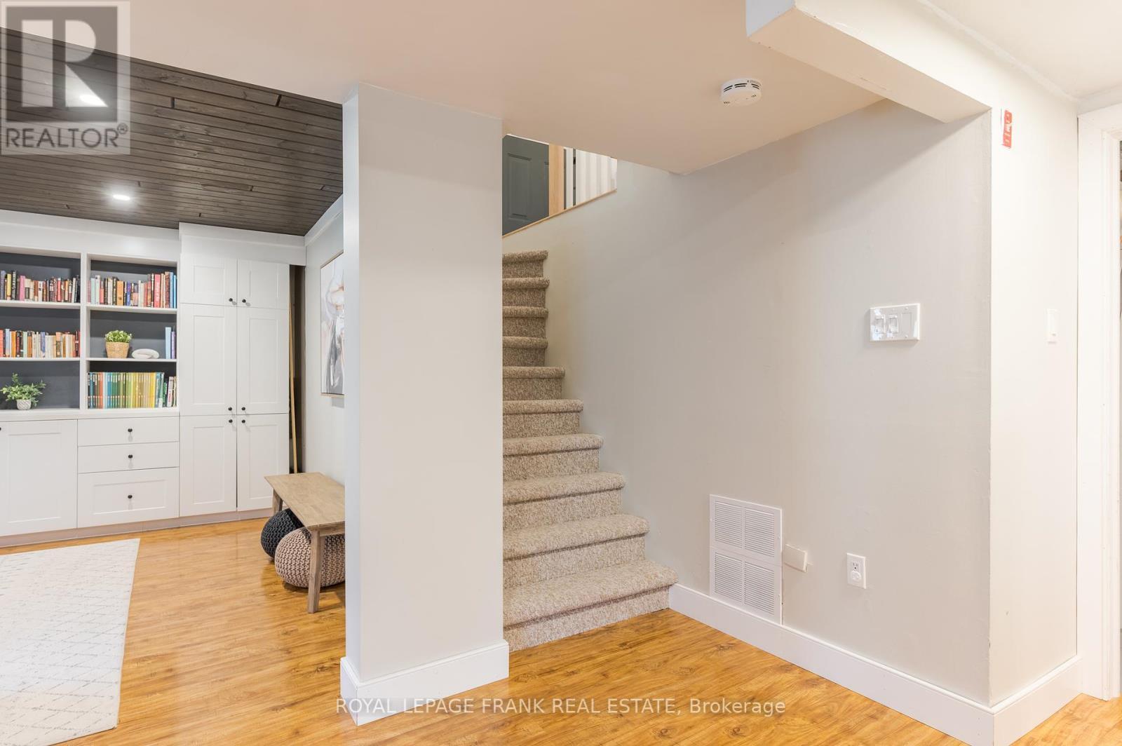 












32 CRYSTAL SPRINGS DRIVE

,
Otonabee-South Monaghan,




Ontario
K9J6Y3

