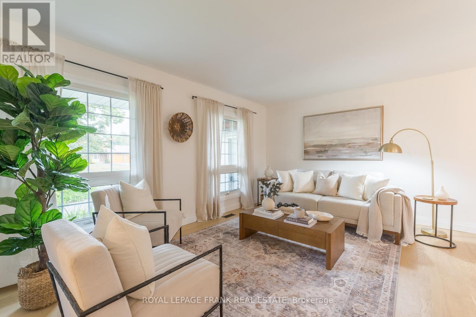 












32 CRYSTAL SPRINGS DRIVE

,
Otonabee-South Monaghan,




Ontario
K9J6Y3

