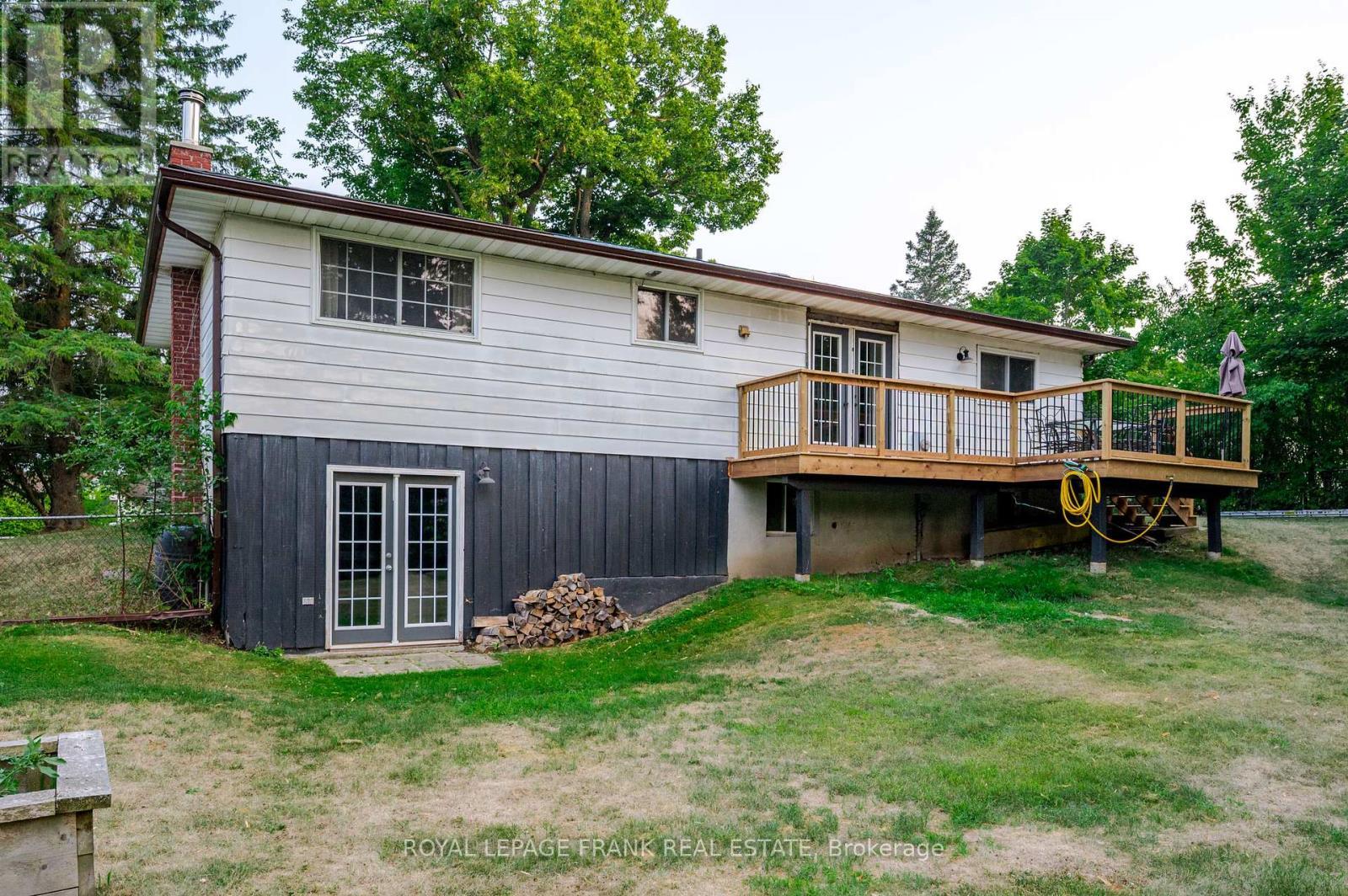 












32 CRYSTAL SPRINGS DRIVE

,
Otonabee-South Monaghan,




Ontario
K9J6Y3

