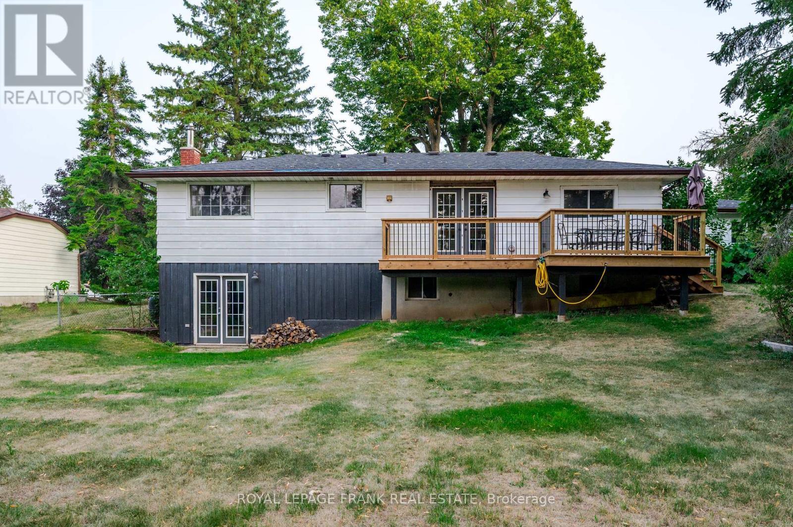 












32 CRYSTAL SPRINGS DRIVE

,
Otonabee-South Monaghan,




Ontario
K9J6Y3

