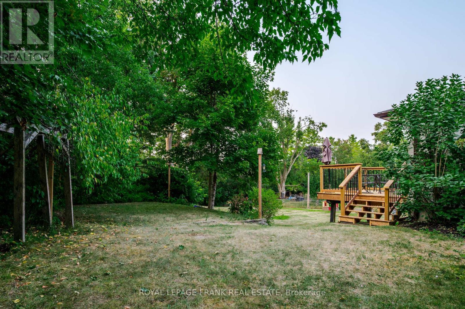 












32 CRYSTAL SPRINGS DRIVE

,
Otonabee-South Monaghan,




Ontario
K9J6Y3


