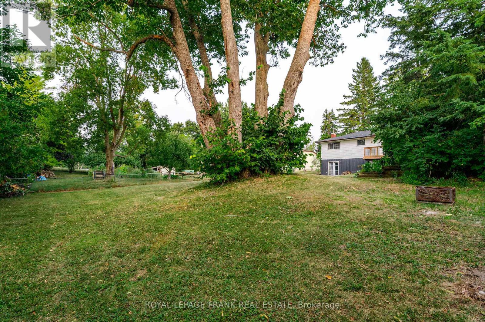 












32 CRYSTAL SPRINGS DRIVE

,
Otonabee-South Monaghan,




Ontario
K9J6Y3

