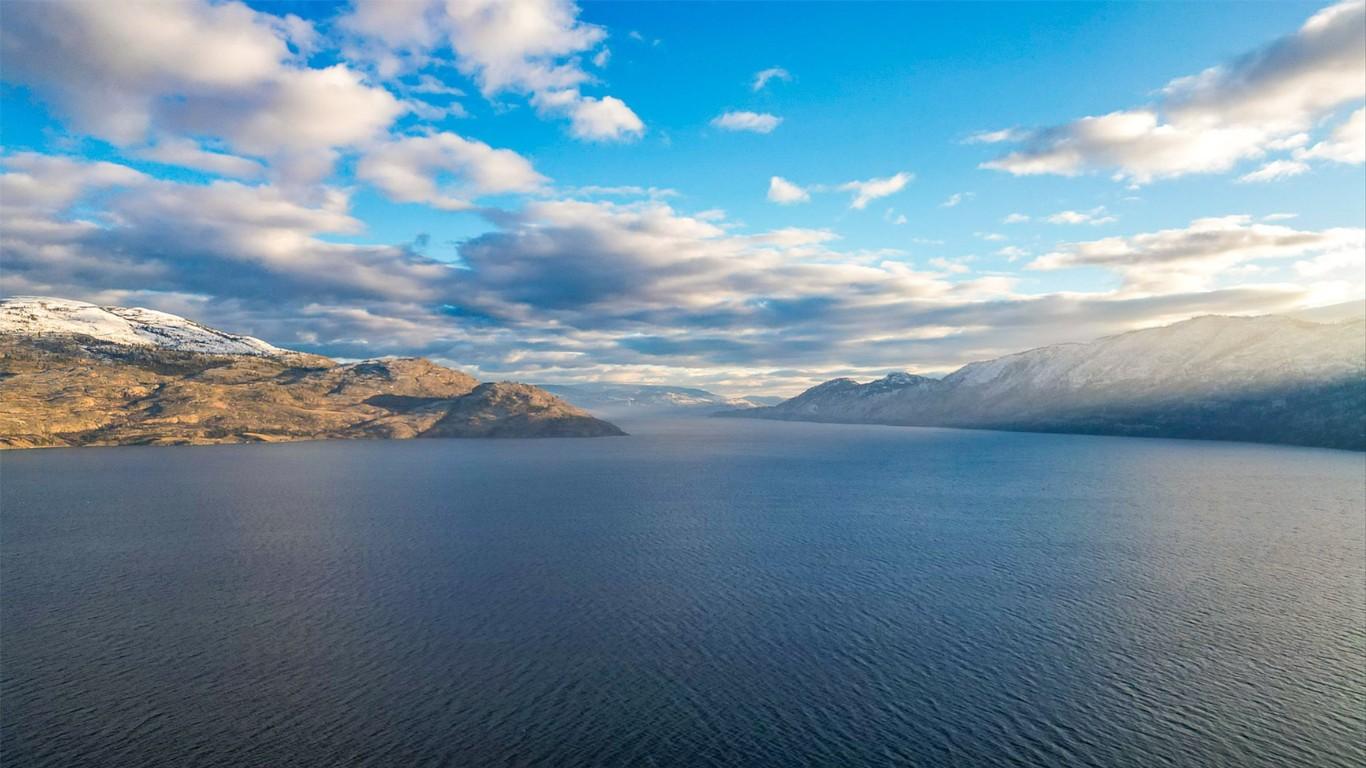









6178


Lipsett

Avenue,
Peachland,




BC
V0H 1X7

