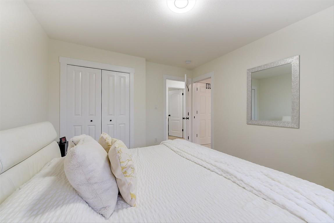 









6178


Lipsett

Avenue,
Peachland,




BC
V0H 1X7

