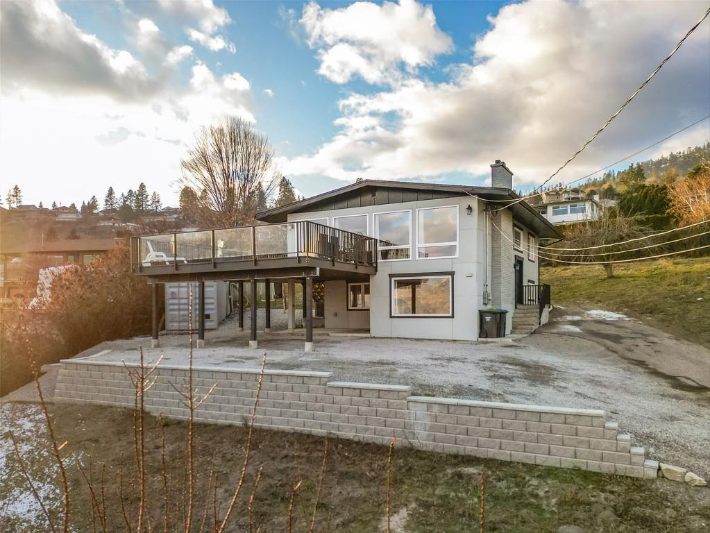 









6178


Lipsett

Avenue,
Peachland,




BC
V0H 1X7

