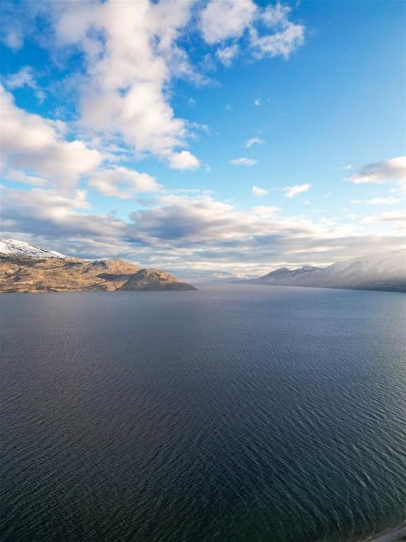 









6178


Lipsett

Avenue,
Peachland,




BC
V0H 1X7

