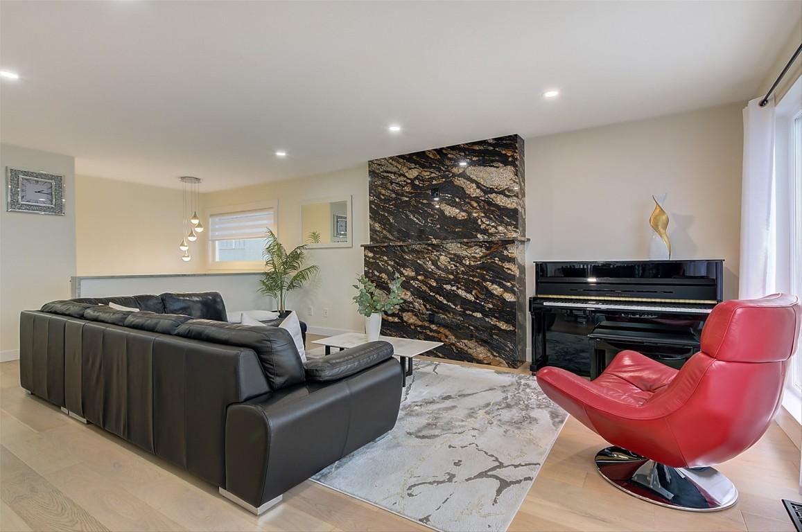 









6178


Lipsett

Avenue,
Peachland,




BC
V0H 1X7

