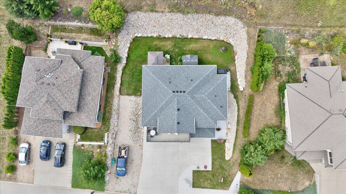 









2016


Mountain View

Avenue,
Lumby,




BC
V0E 2G0

