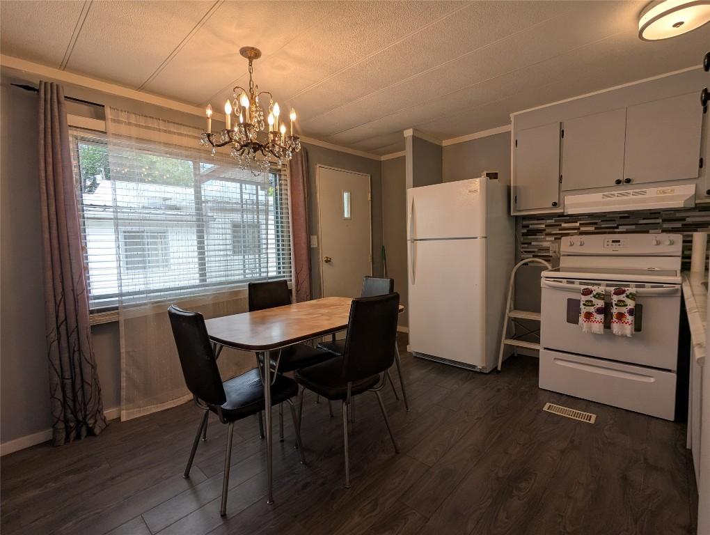 









3535


Casorso

Road, 40,
Kelowna,




BC
V1W 3E1

