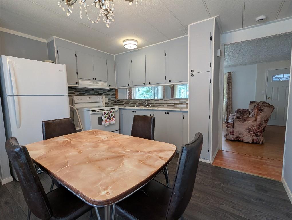 









3535


Casorso

Road, 40,
Kelowna,




BC
V1W 3E1


