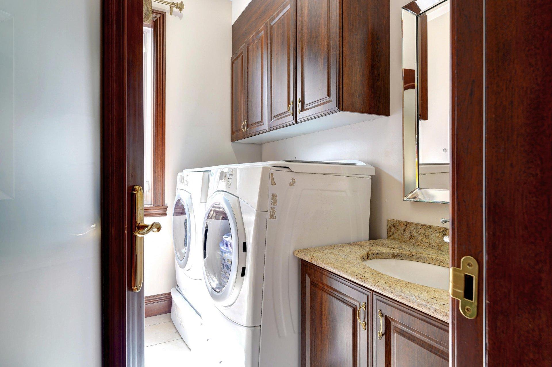 









6002


Rue Portelance

,
Laval (Auteuil),




QC
H7H0A6

