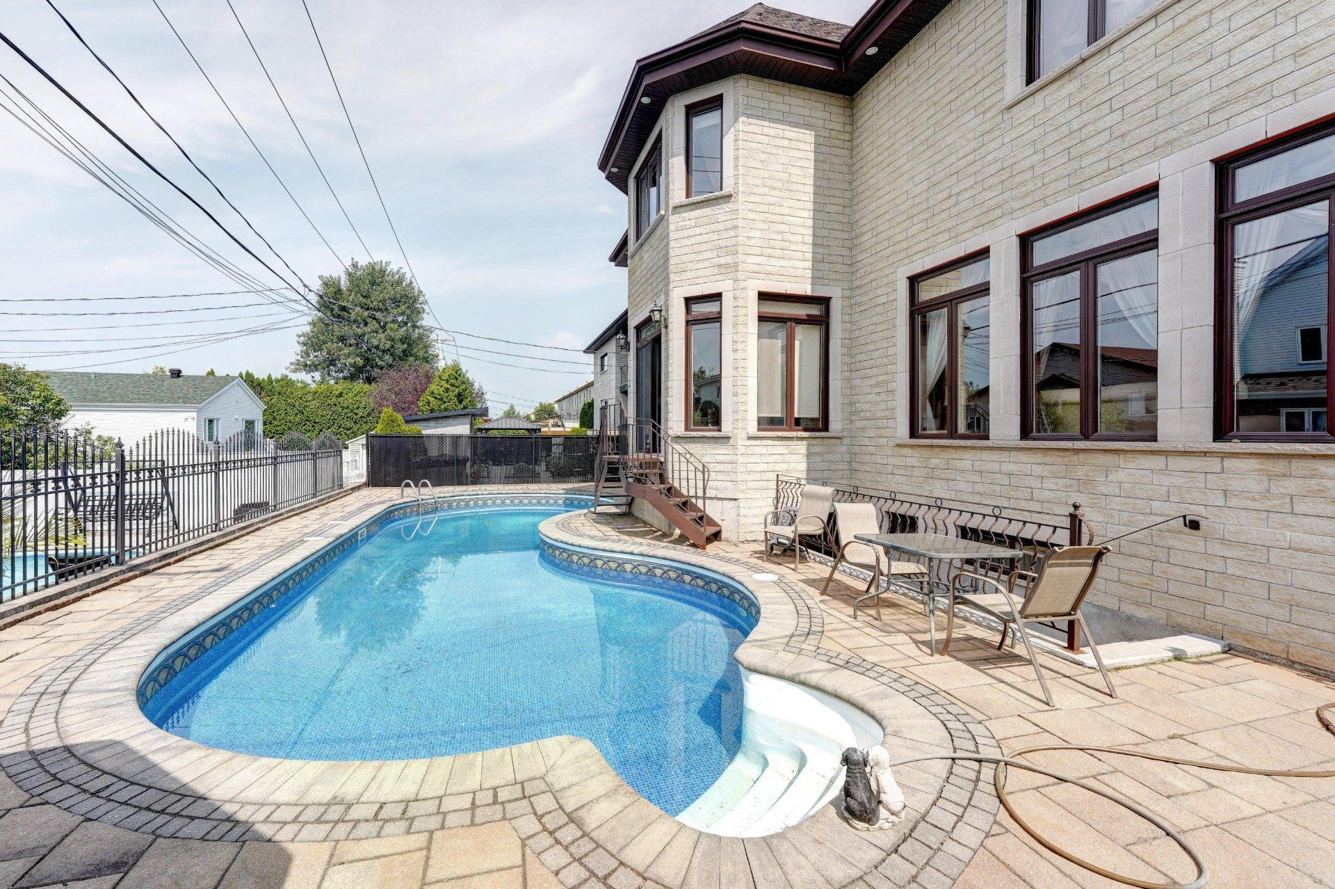 









6002


Rue Portelance

,
Laval (Auteuil),




QC
H7H0A6


